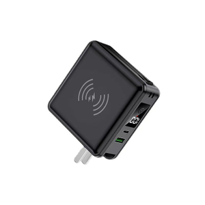 六合一行動電源